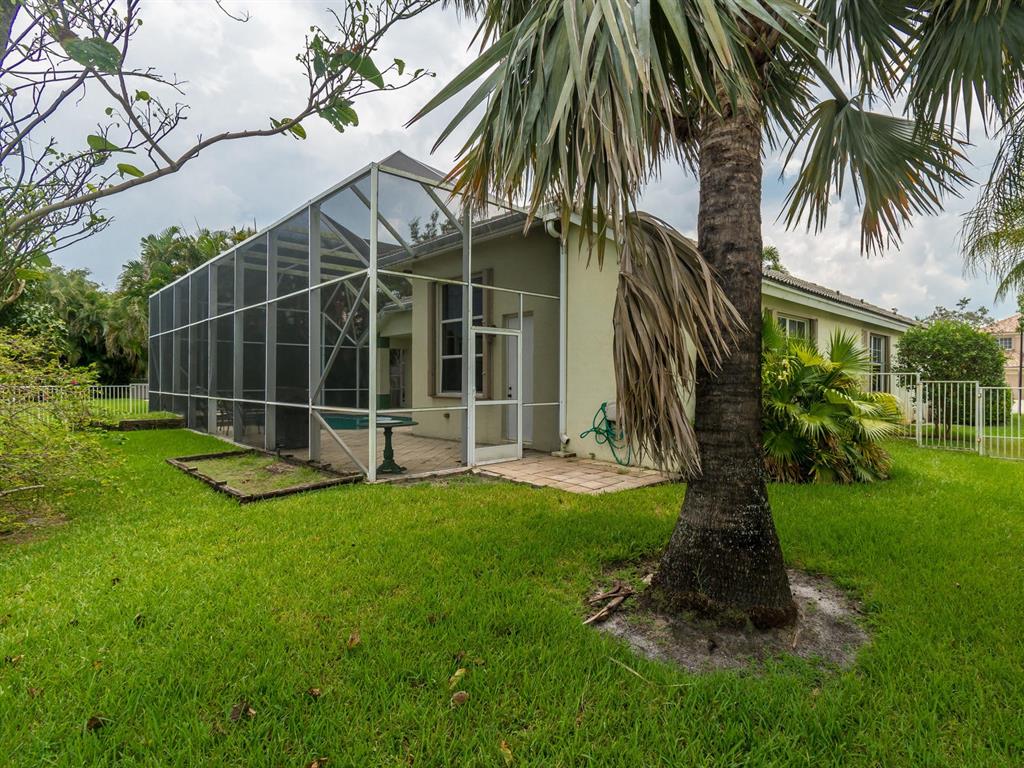 LAKE ESTATES ROLLING HILL - Residential