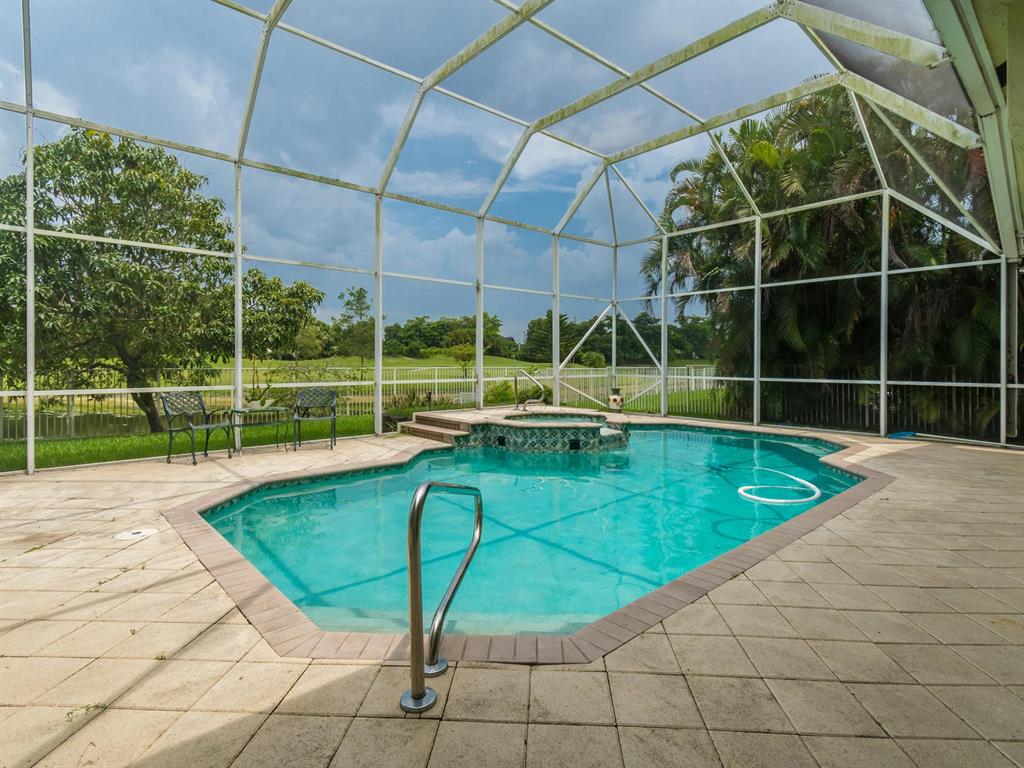 LAKE ESTATES ROLLING HILL - Residential