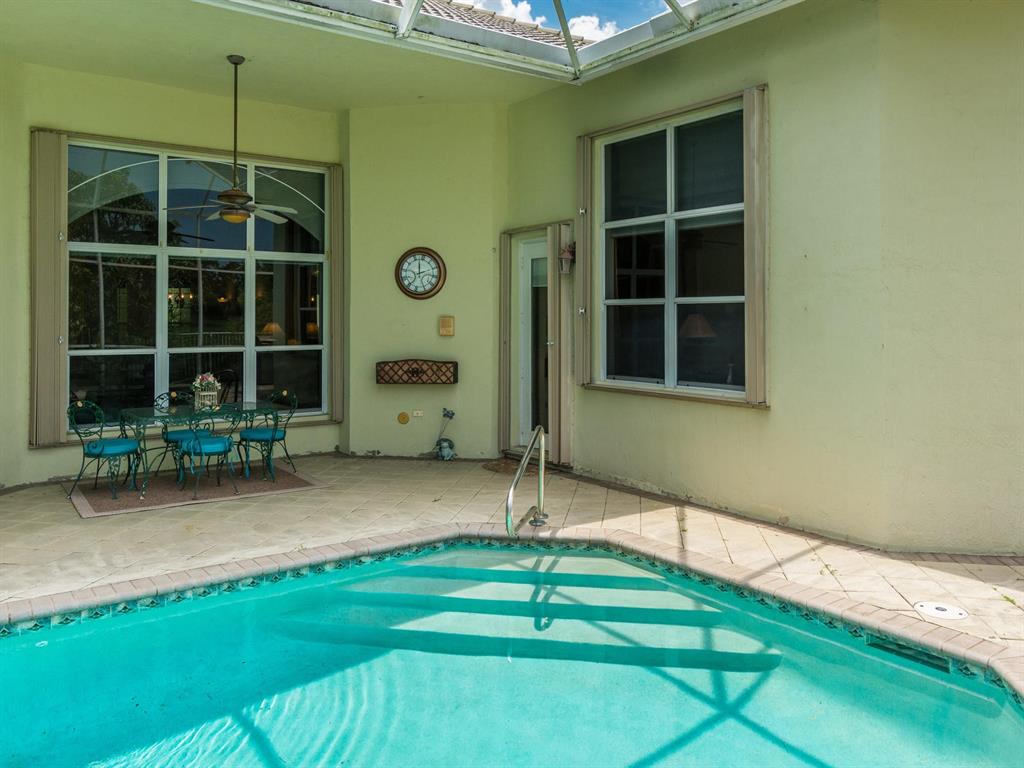 LAKE ESTATES ROLLING HILL - Residential