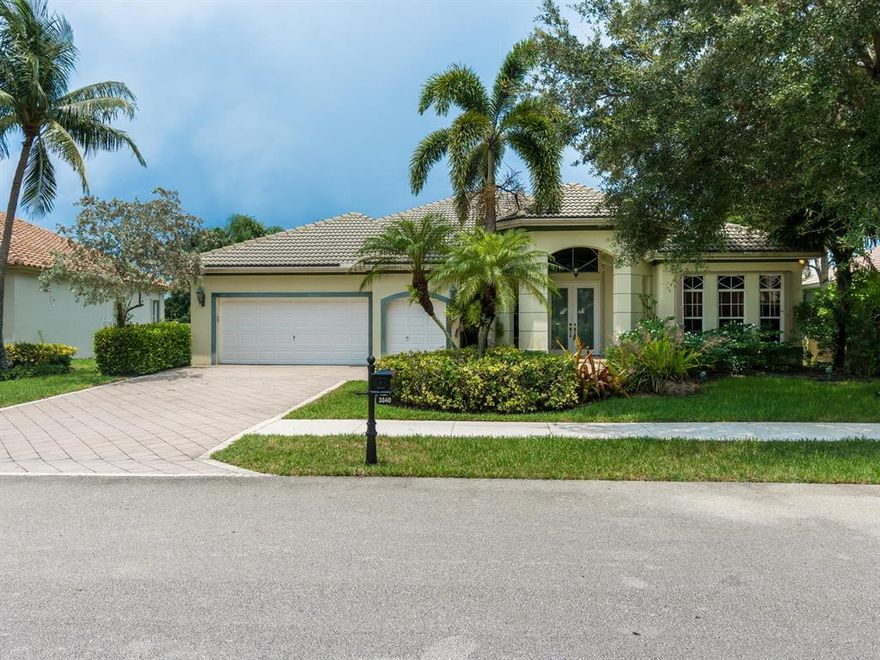 YOU FOUND IT! ABSOLUTE BARGAIN! PRICED LOW FOR YOUR PRE-APPROVED BUYER WHO WANTS A GREAT DEAL * IMPRESSIVE DAVIE LOCATION * 24 HR MANNED SECURITY * UNIQUE BEDROOM SPLIT INCLUDES PRIVATE WEST WING BEDROOM SUITE *** PERFECT FOR EXTENDED FAMILY *** PRIVATE FENCED LAKEFRONT LOT * DUAL A/C SYSTEM, PLUS FULL HOUSE GENERATOR *AMAZING OPEN GOURMET KITCHEN, GRANITE COUNTERS, ISLAND & BREAKFAST AREA * HUGE FAMILY ROOM, WET BAR & VIEW OF HEATED POOL * FEATURES FORMAL LIVING ROOM, DINING AREA, BEAUTIFUL MASTER SUITE WITH SPACIOUS BATH, DUAL VANITIES, SPA TUB, SEPARATE SHOWER, HIS/HERS WALK-IN CLOSETS*ONE BEDROOM PRESENTLY USED AS OFFICE * LOW HOA INCLUDES CABLE/INTERNET * HURRICANE ACCORDION  SHUTTERS * MINUTES TO ALL CONVENIENCES & BEACHES! GOLF COURSE PRIVILEGES * TIMELESS ELEGANCE! CHECK IT OUT!