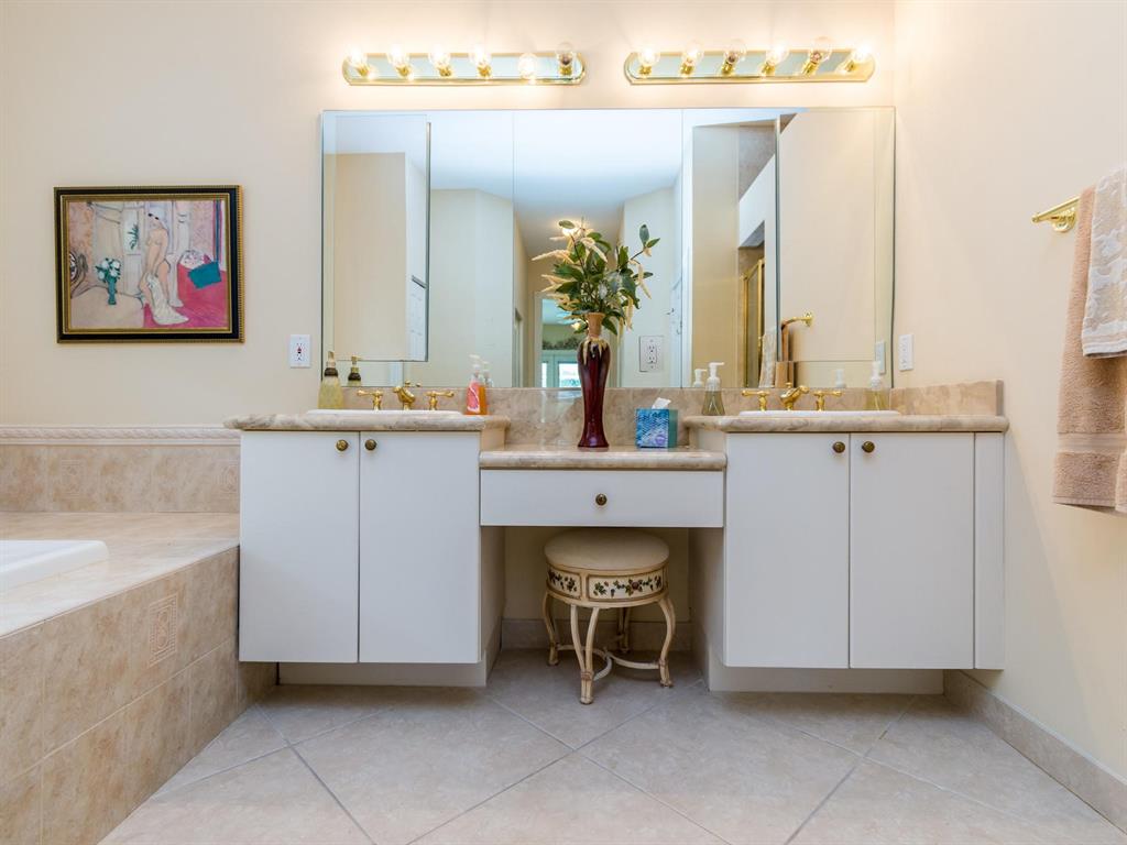 LAKE ESTATES ROLLING HILL - Residential