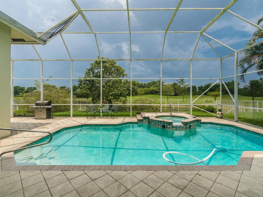 LAKE ESTATES ROLLING HILL - Residential