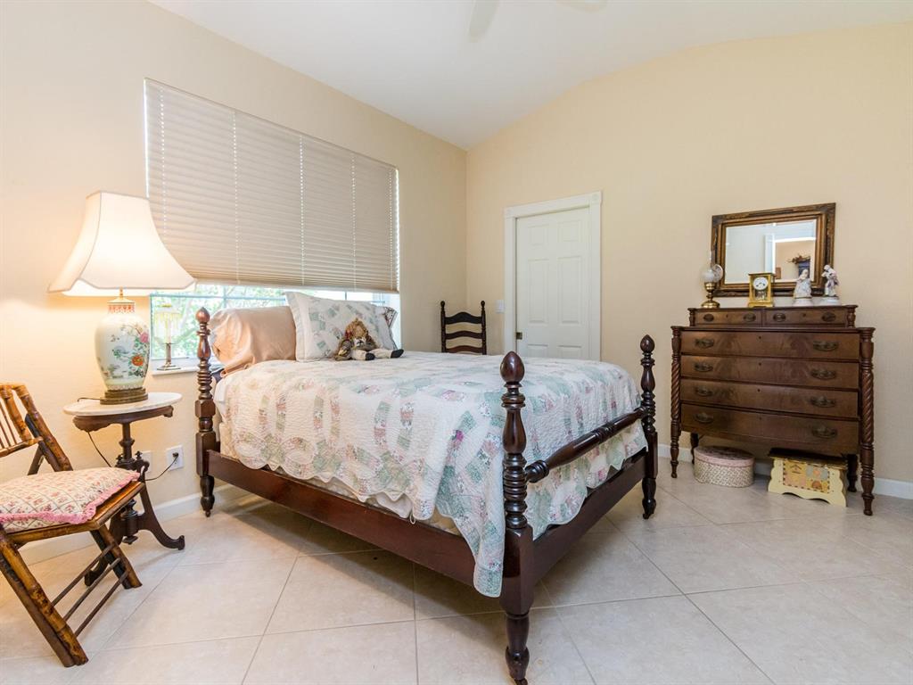 LAKE ESTATES ROLLING HILL - Residential