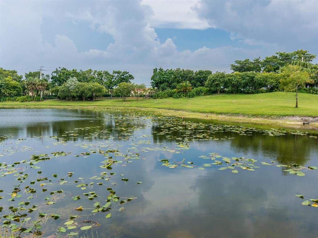 LAKE ESTATES ROLLING HILL - Residential