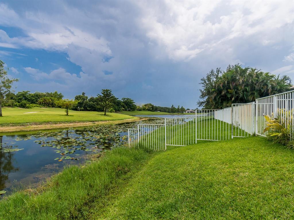 LAKE ESTATES ROLLING HILL - Residential