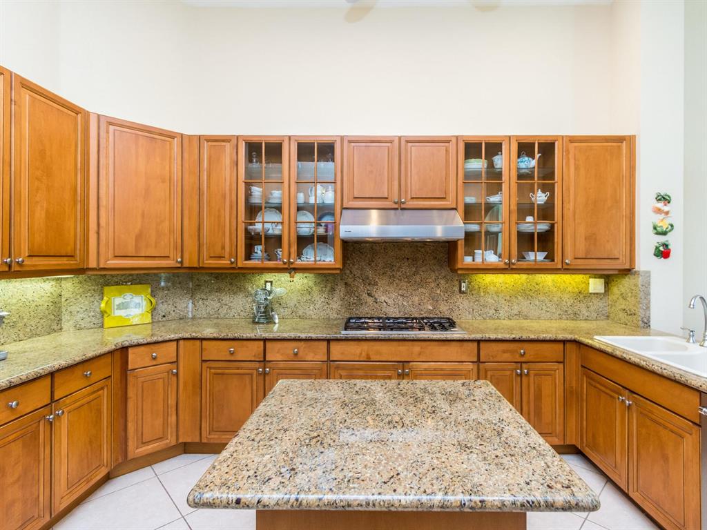 LAKE ESTATES ROLLING HILL - Residential