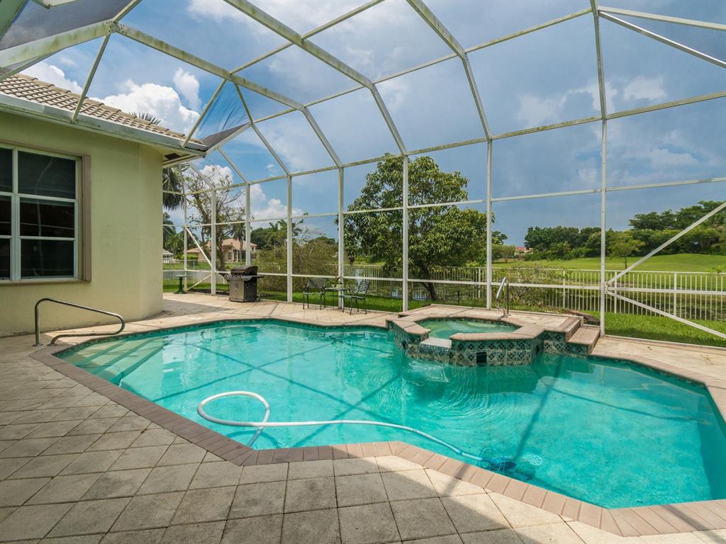 LAKE ESTATES ROLLING HILL - Residential