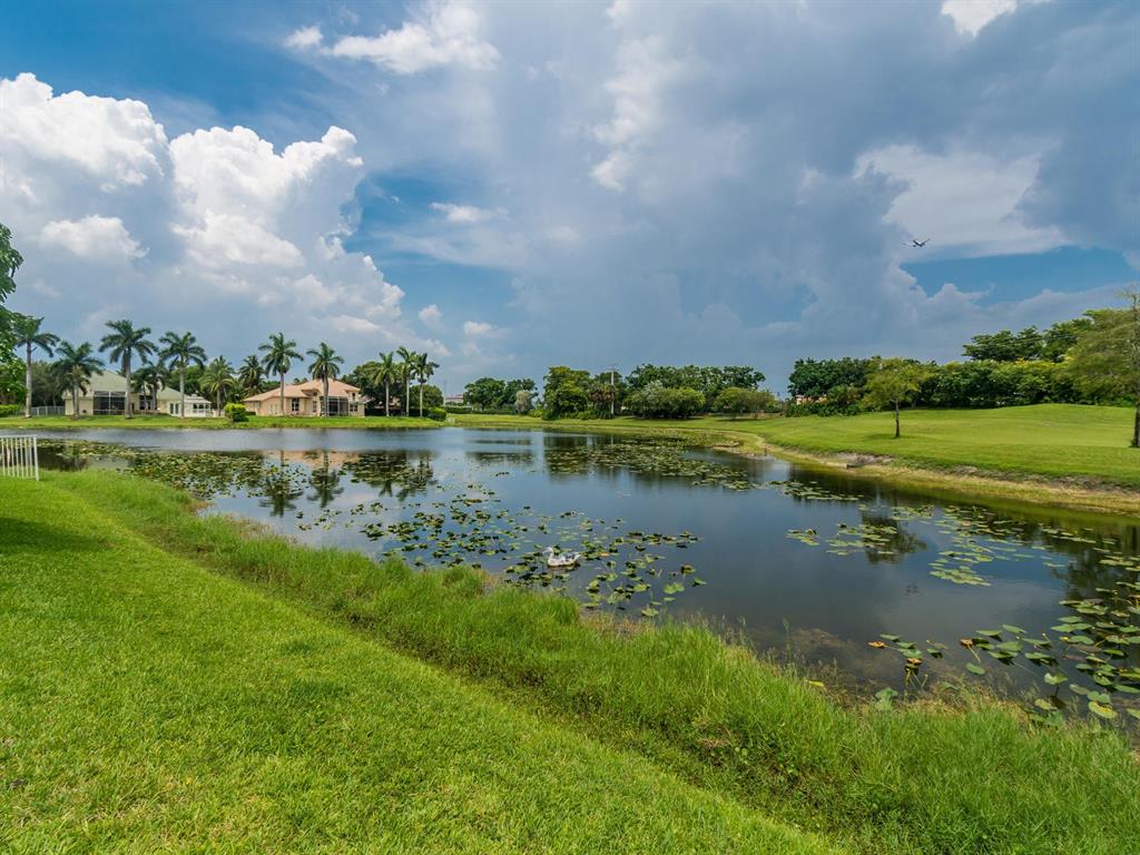 LAKE ESTATES ROLLING HILL - Residential