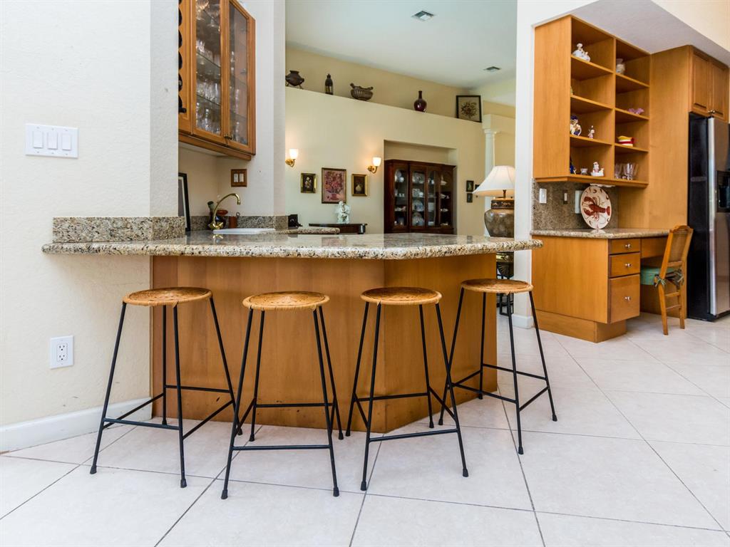 LAKE ESTATES ROLLING HILL - Residential