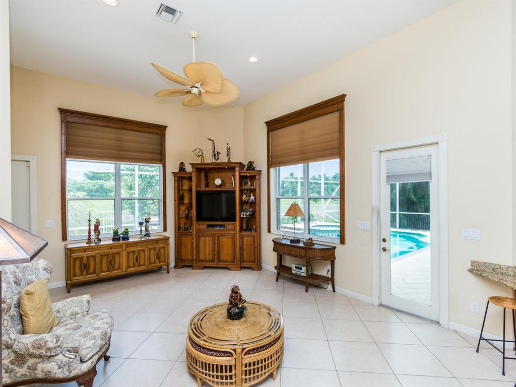 LAKE ESTATES ROLLING HILL - Residential