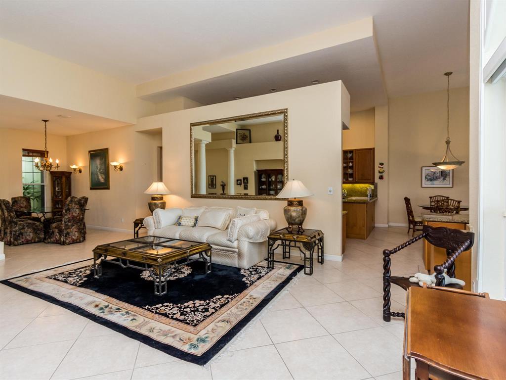 LAKE ESTATES ROLLING HILL - Residential