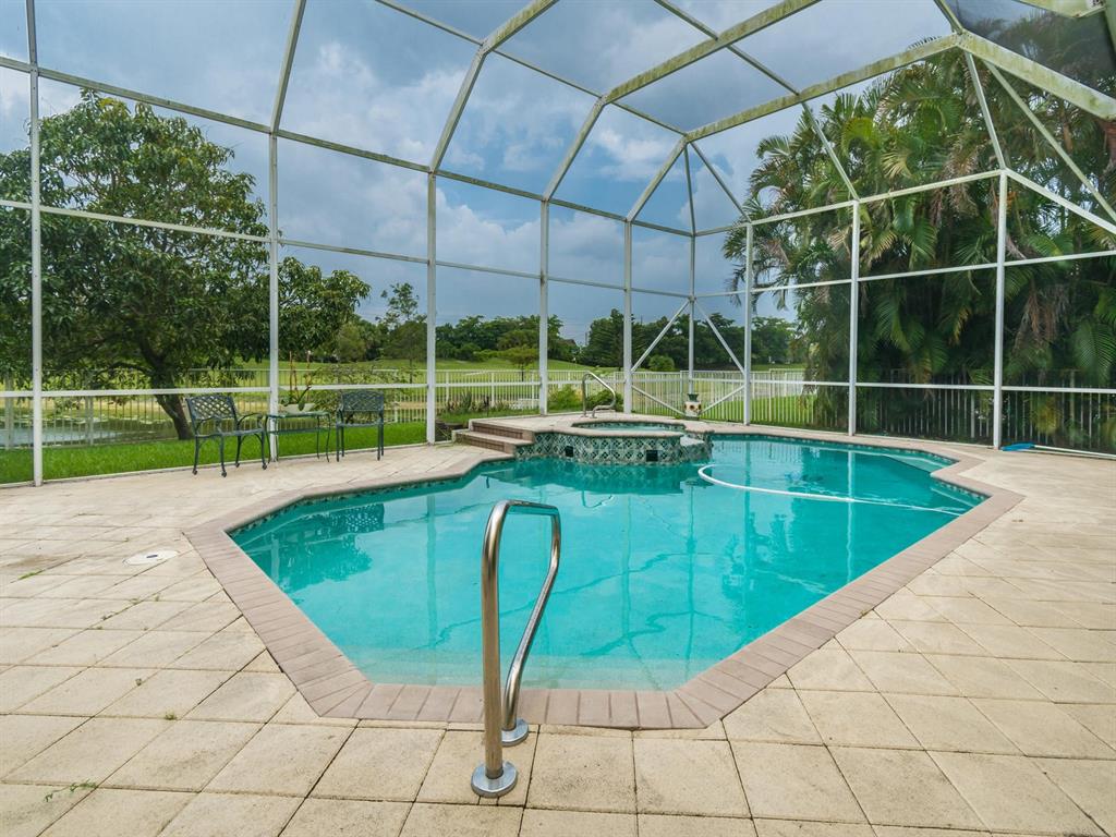 LAKE ESTATES ROLLING HILL - Residential