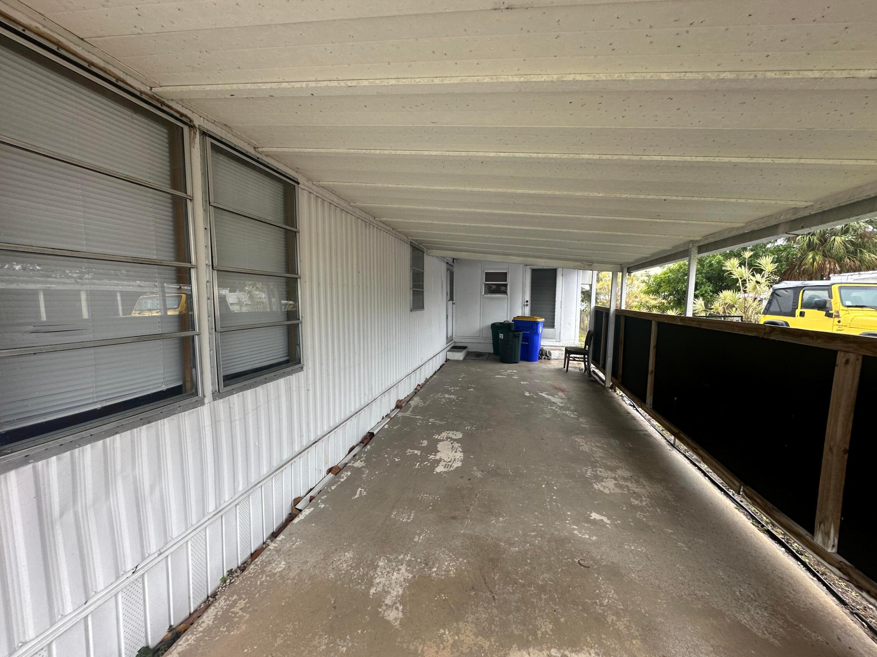 6950 SE Ridgeway Terrace