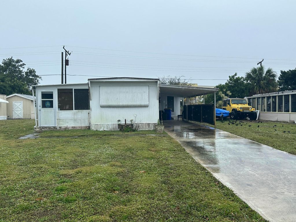 Photo of 6950 SE Ridgeway Terrace, Hobe Sound, FL 33455 (MLS # R11168343)