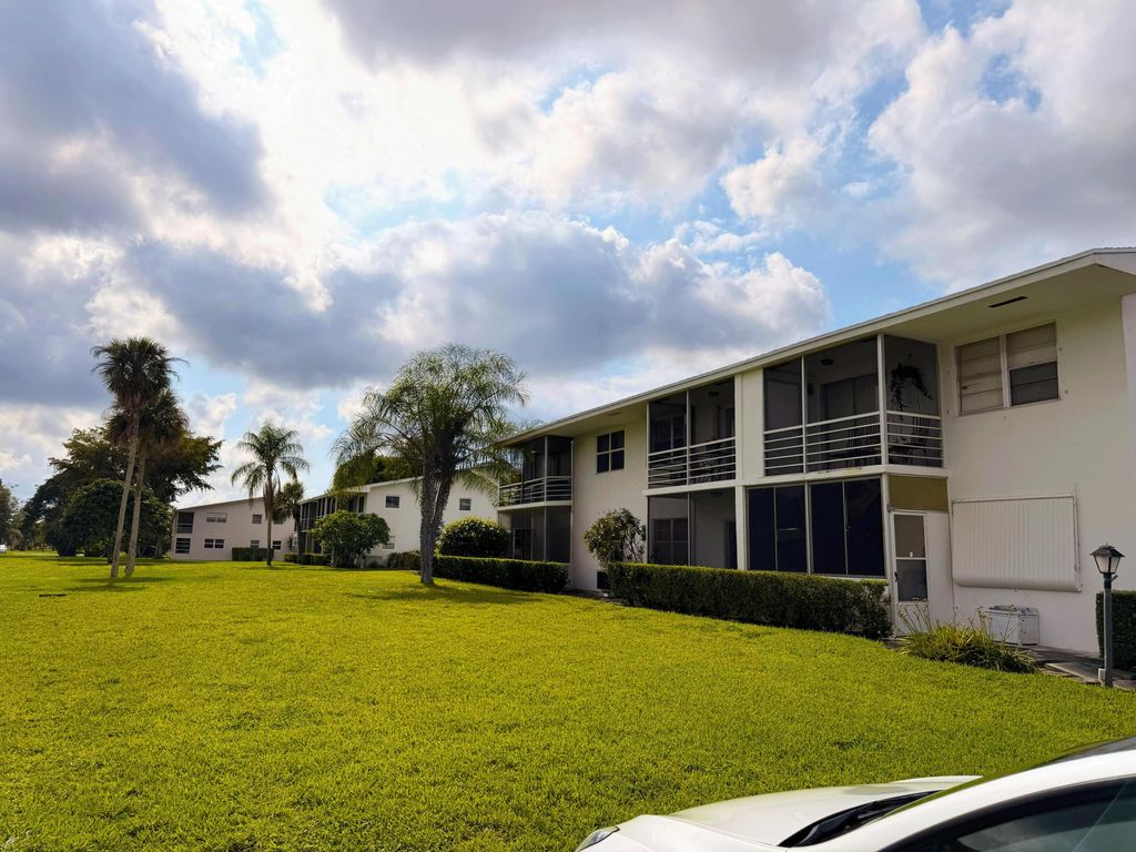 Photo of 136 Coventry #136, West Palm Beach, FL 33417 (MLS # B26006725)