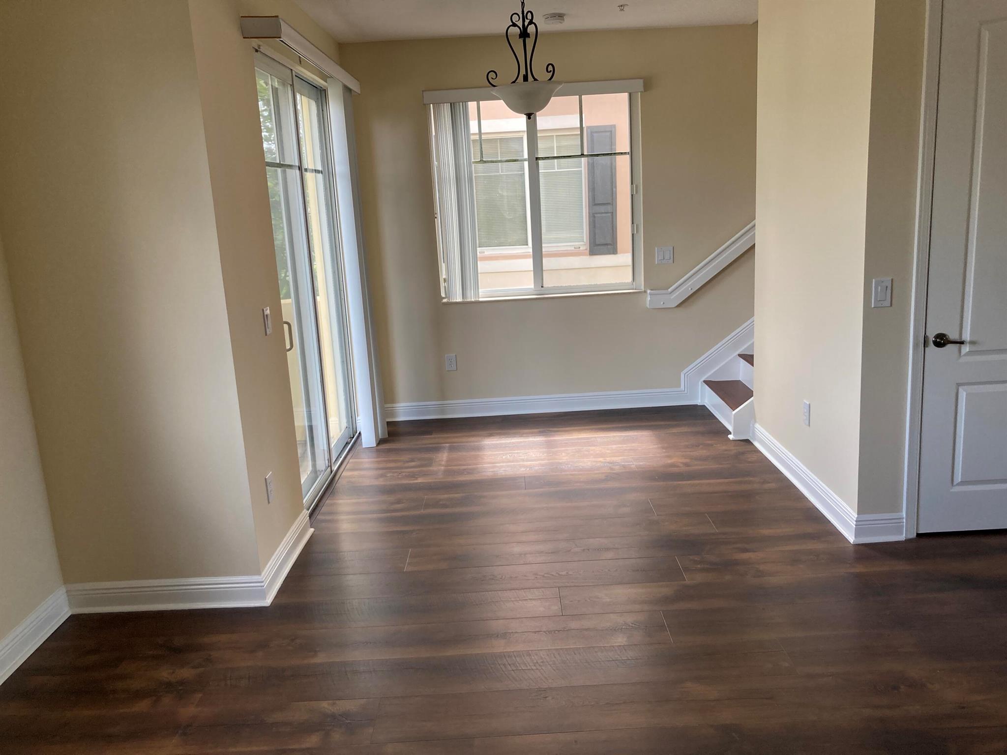 542 NW 39th Circle