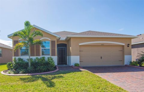 Single Family Residence in Vero Beach FL 2433 Crowned Eagle Cir Cir.jpg