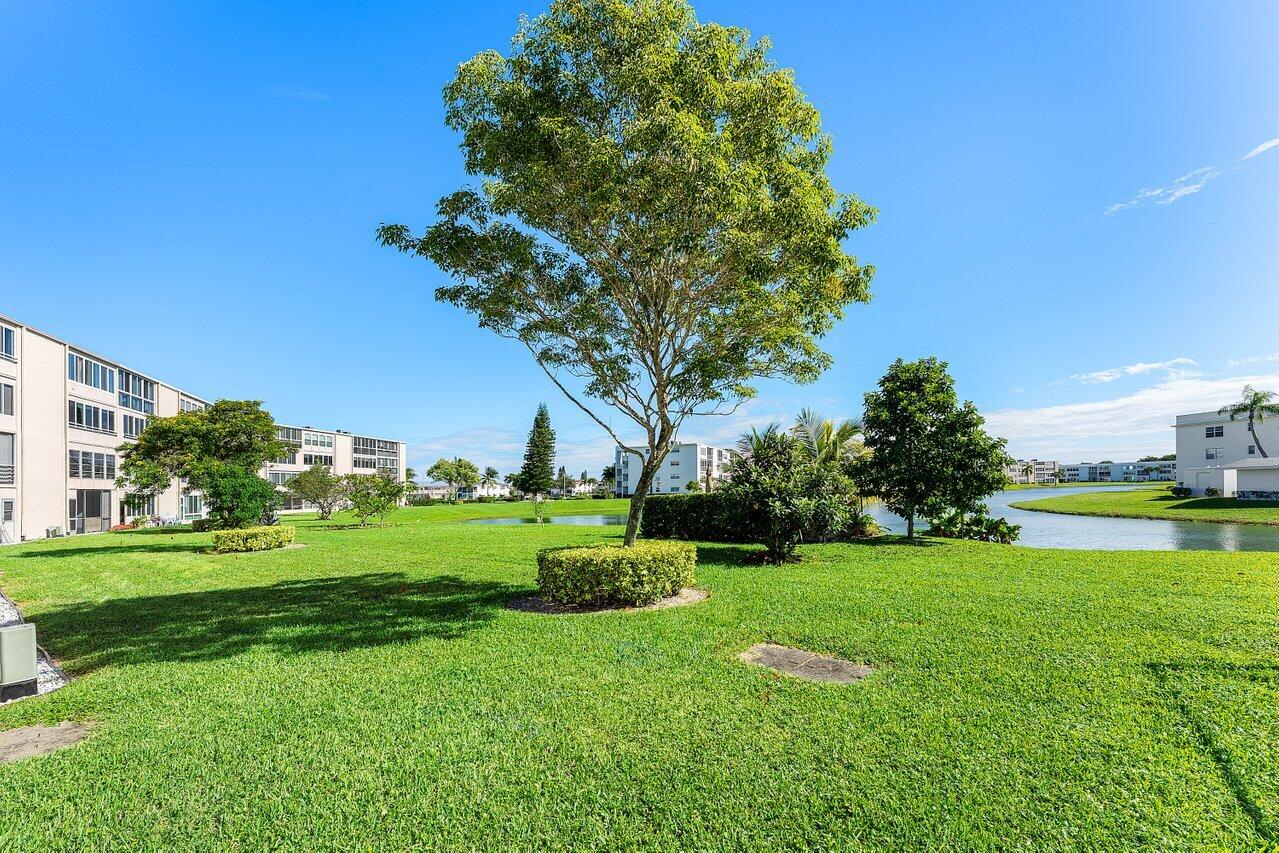 WELLINGTON CONDOS - Residential