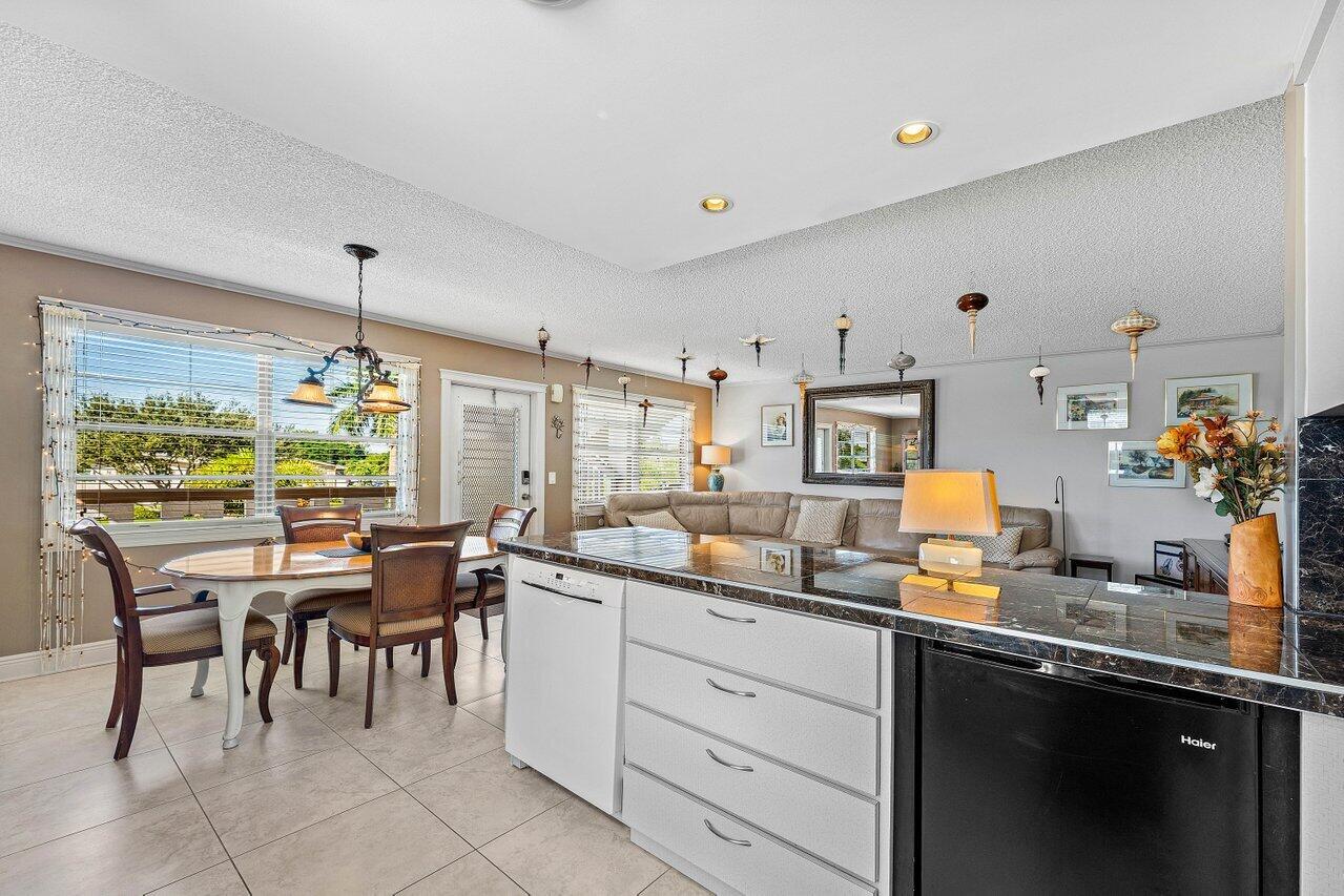 WELLINGTON CONDOS - Residential