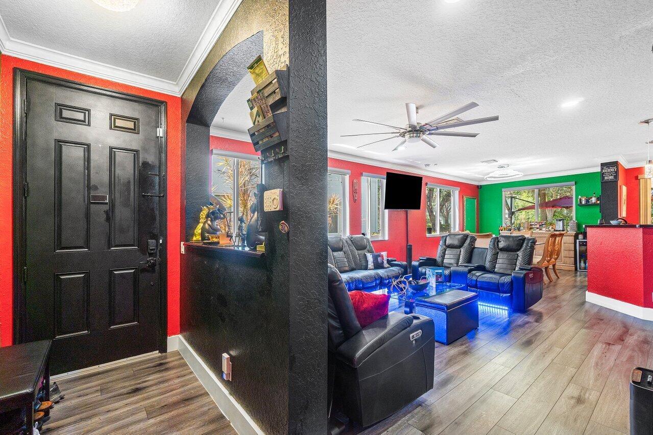 3263 Laurel Ridge Circle