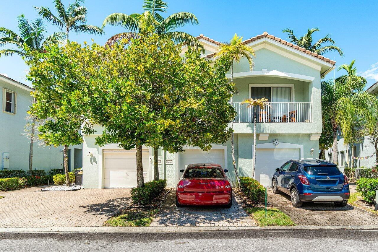 3263 Laurel Ridge Circle