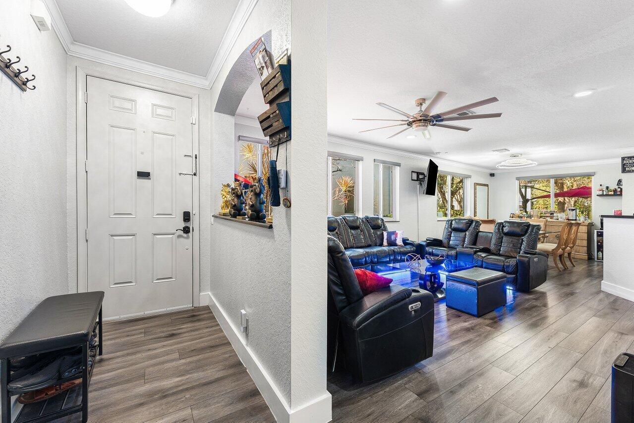 3263 Laurel Ridge Circle