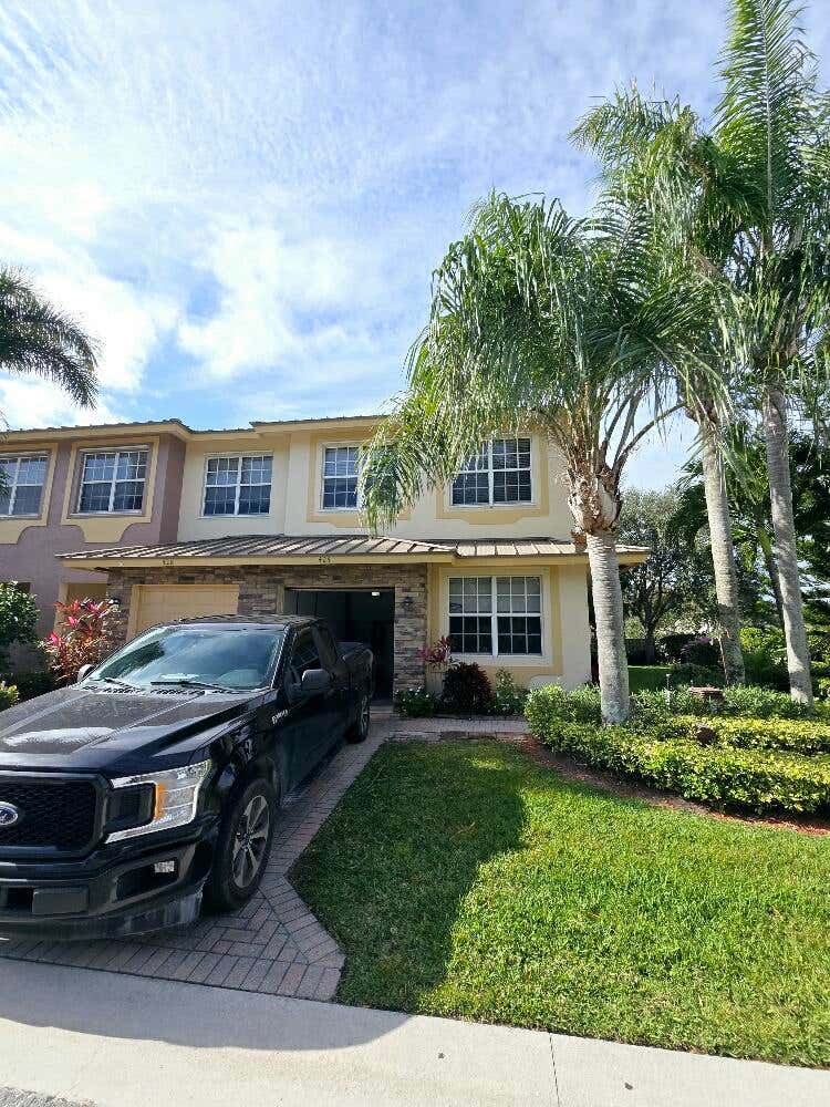 Photo of 424 SE Bloxham Way, Stuart, FL 34997 (MLS # R11057025)