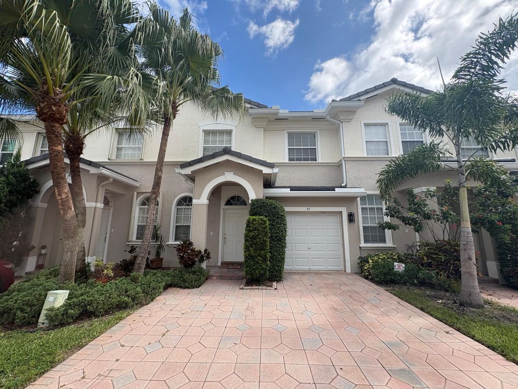 Photo of 67 Legacy Court, Delray Beach, FL 33445 (MLS # R11133183)