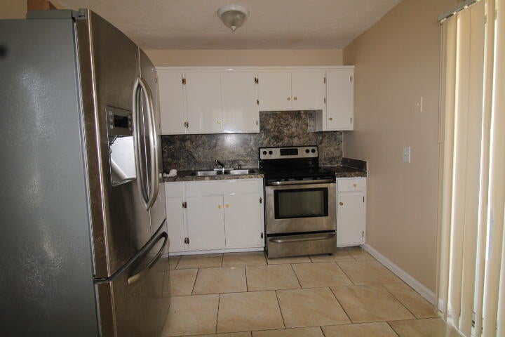 1412 W 6TH Street