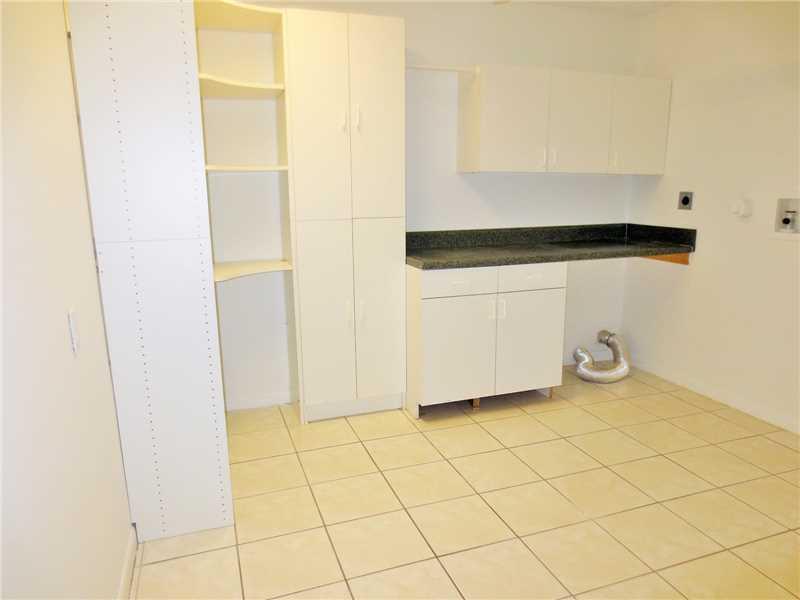 BAY WINDS 4 - Residential