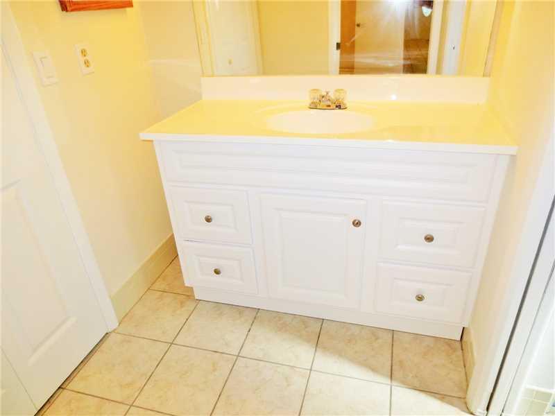 BAY WINDS 4 - Residential