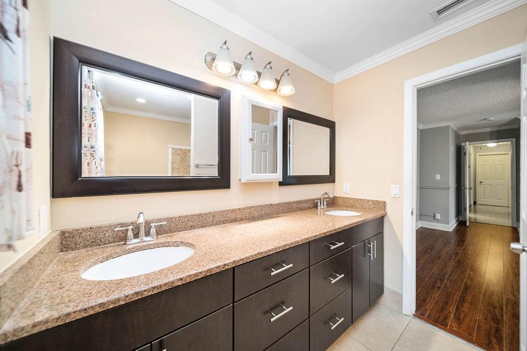 Shadow Wood 80-38 B - Residential