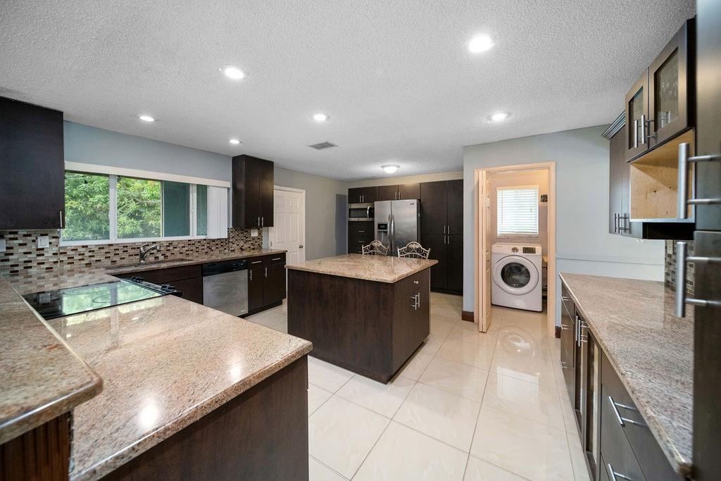 Shadow Wood 80-38 B - Residential