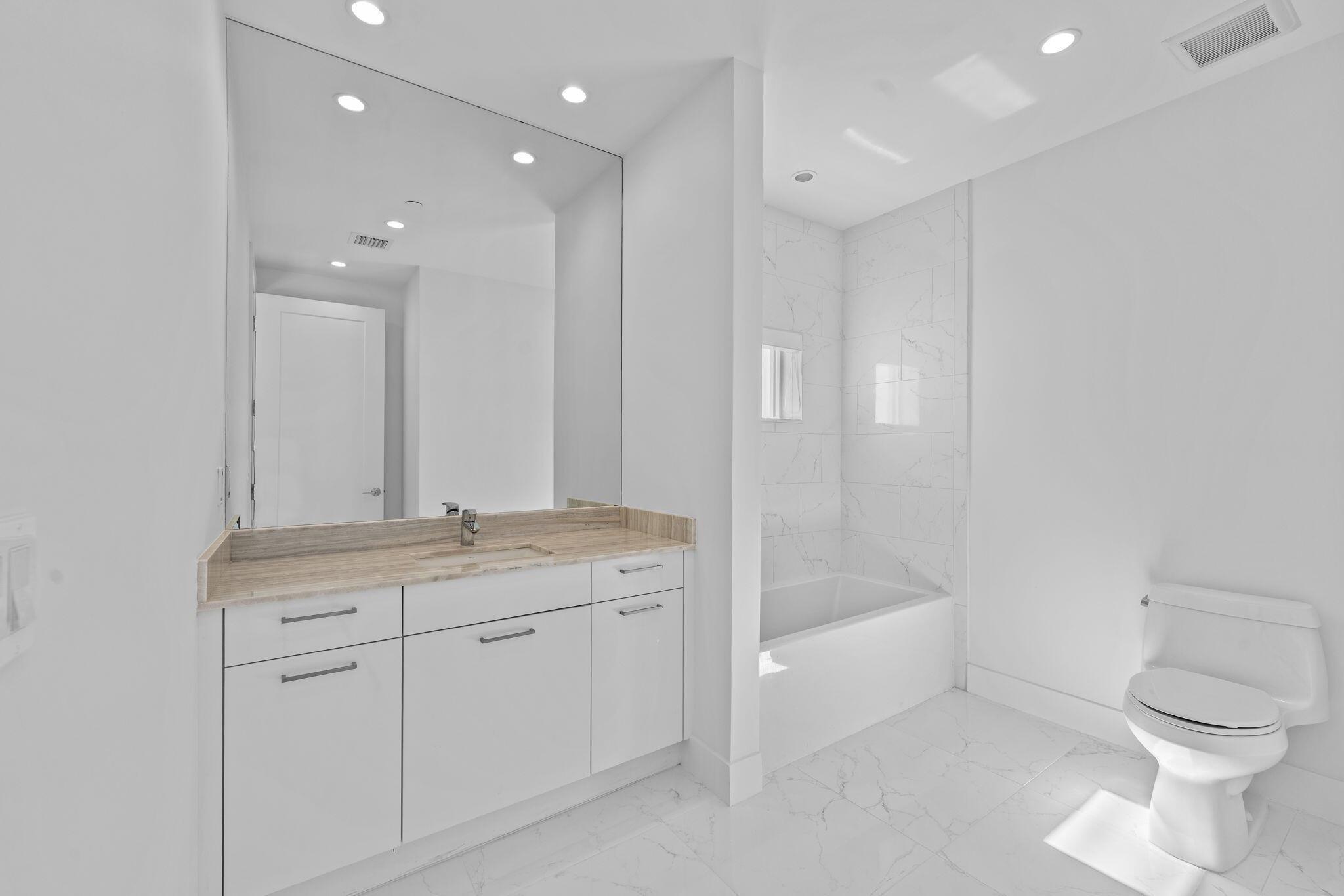 SPANISH RIVER TOWNHOMES - Residential