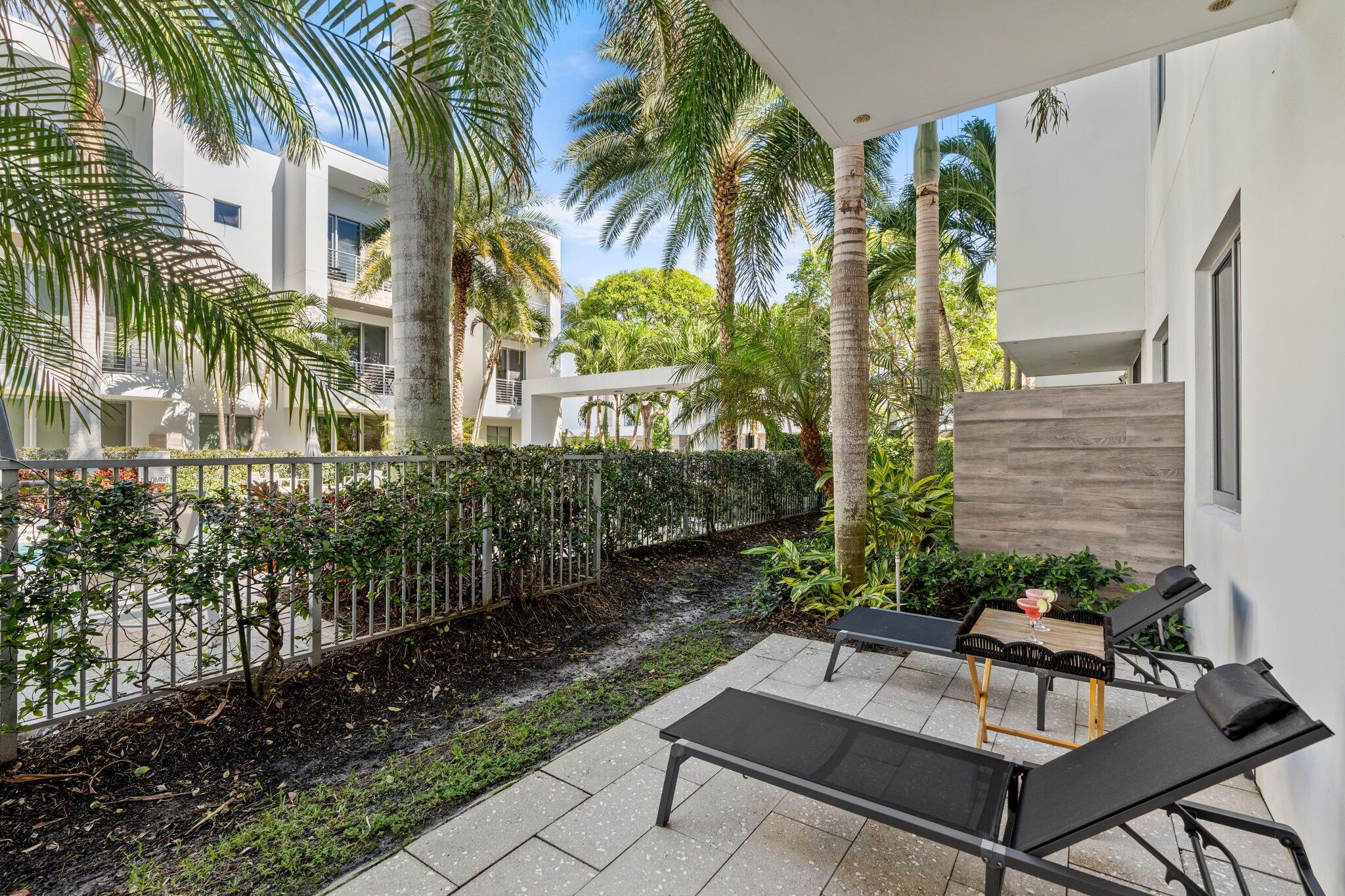 SPANISH RIVER TOWNHOMES - Residential