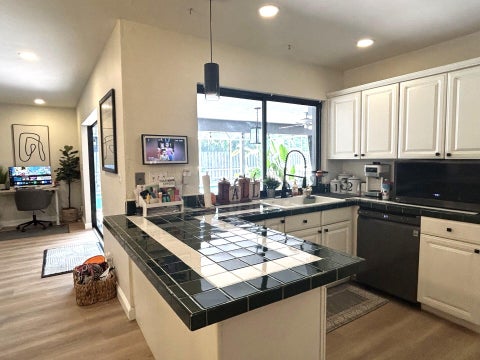 Tiny photo for 560 S LAKE DASHA Drive, Plantation, FL 33324 (MLS # B26068816)