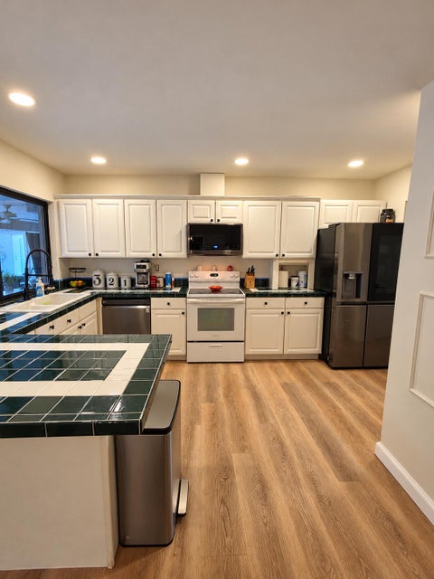 Tiny photo for 560 S LAKE DASHA Drive, Plantation, FL 33324 (MLS # B26068816)