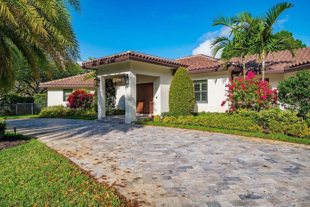 Photo of 5751 Plantation Road, Plantation, FL 33317 (MLS # R10785926)