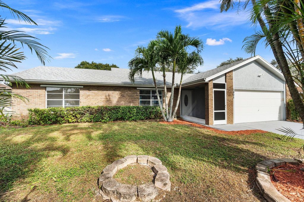 Photo of 1025 SW Majorca Avenue, Port Saint Lucie, FL 34953 (MLS # R10941430)