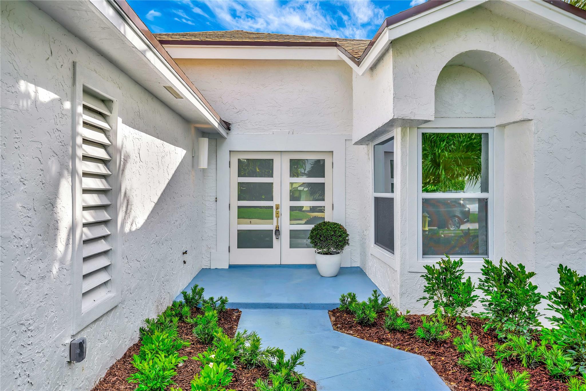 6121 Brandon St