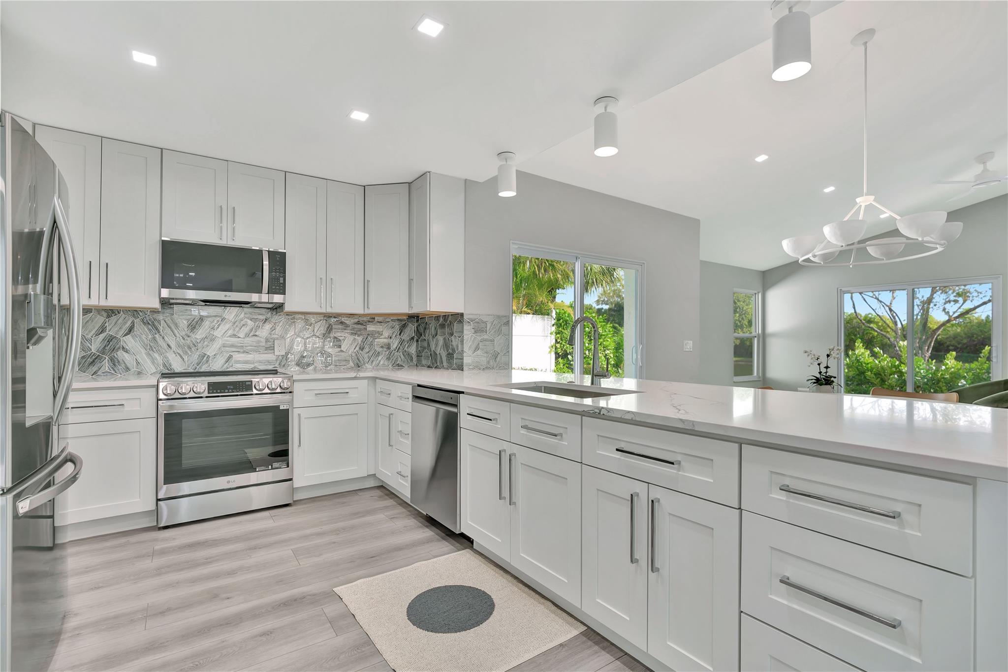 6121 Brandon St