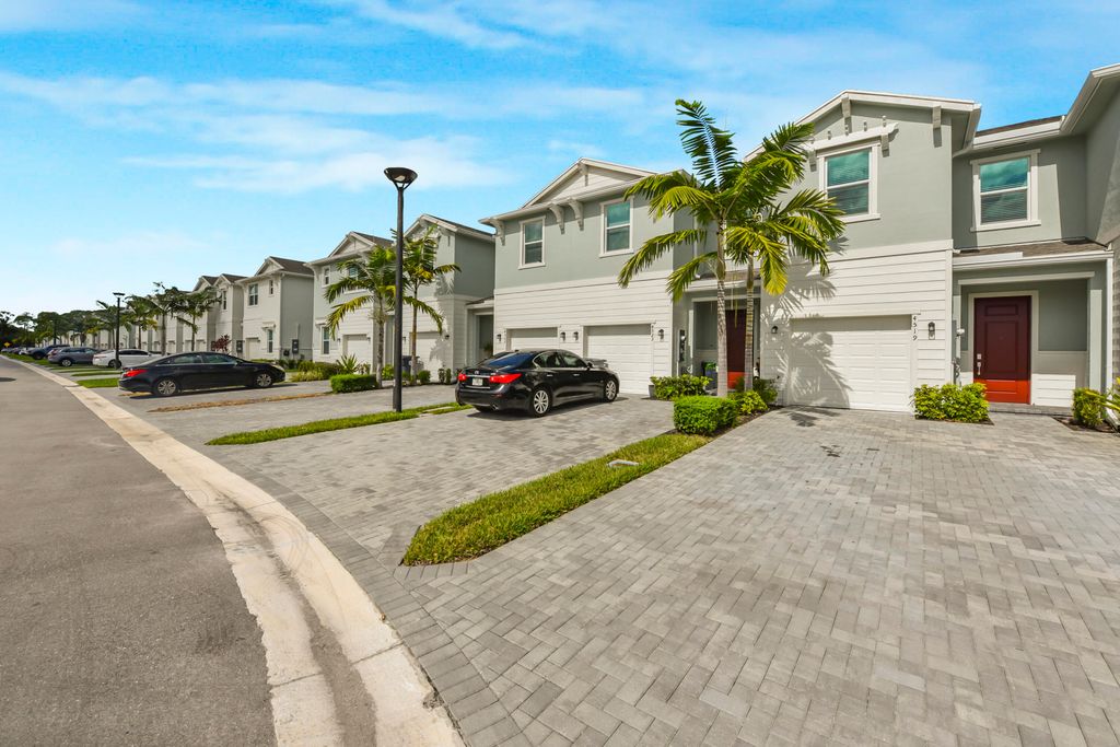 Photo of 4519 Hollister Avenue, Lake Worth, FL 33463 (MLS # R11136365)