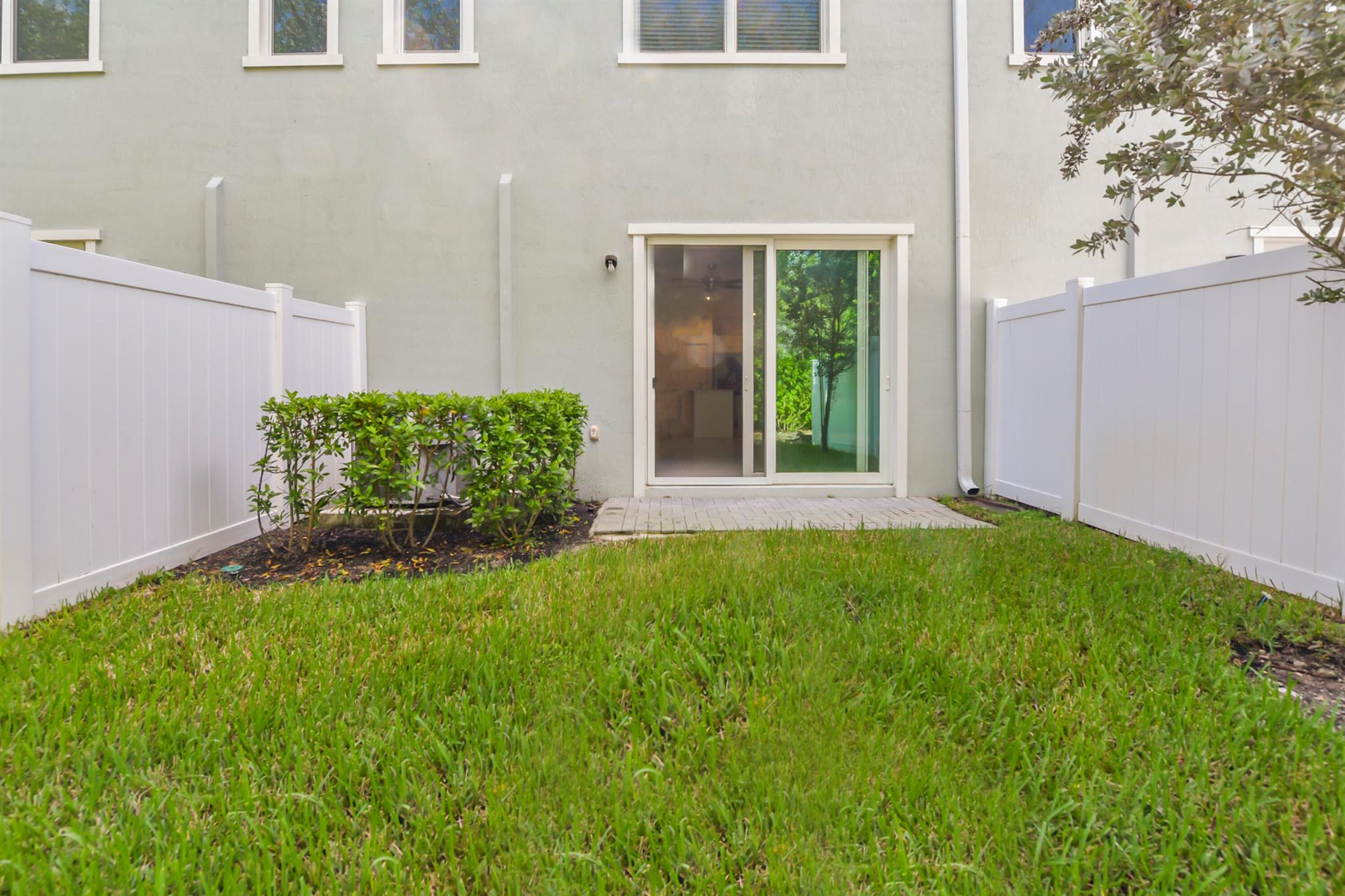 HEATHWOOD RESERVE PUD - Residential Lease