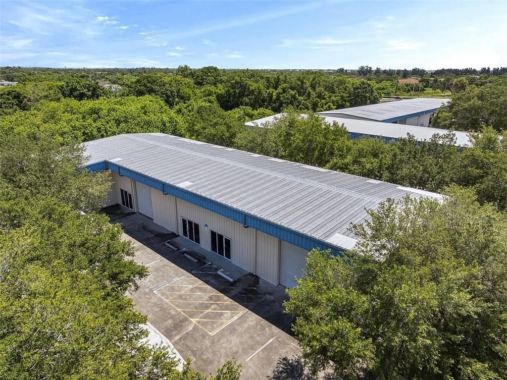 Photo of 440 3rd Lane SW, Vero Beach, FL 32962 (MLS # R11105527)