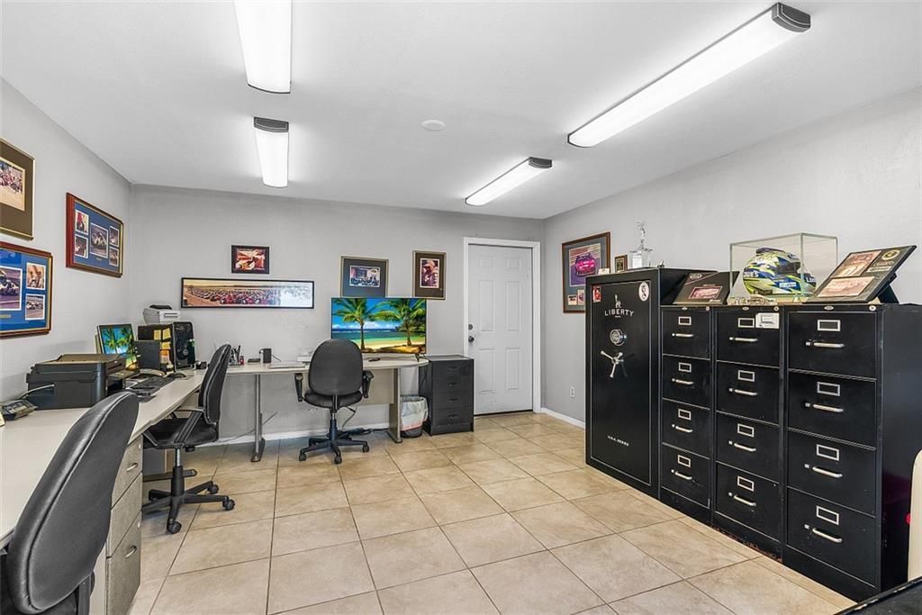 Photo of 440 3rd Lane SW, Vero Beach, FL 32962 (MLS # R11105527)