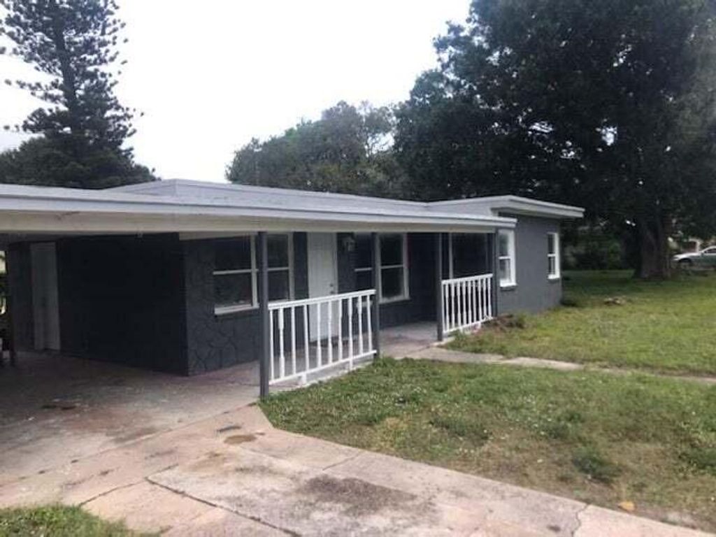 Photo of 1508 Avenue O Avenue, Fort Pierce, FL 34950 (MLS # R10900224)