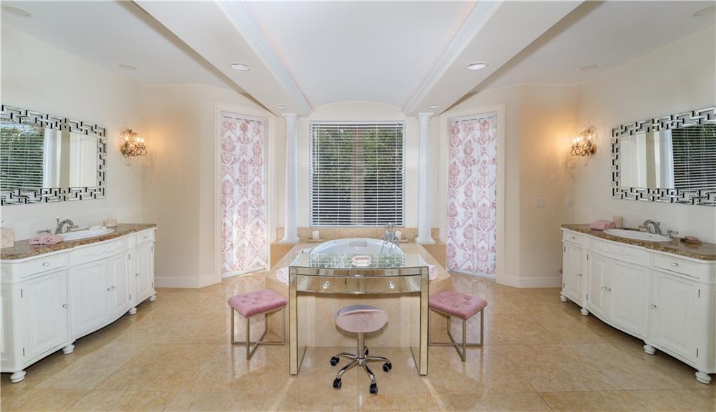 CORAL RIDGE COUNTRY CLUB - Residential