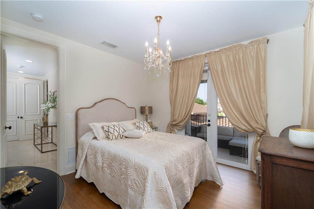 CORAL RIDGE COUNTRY CLUB - Residential