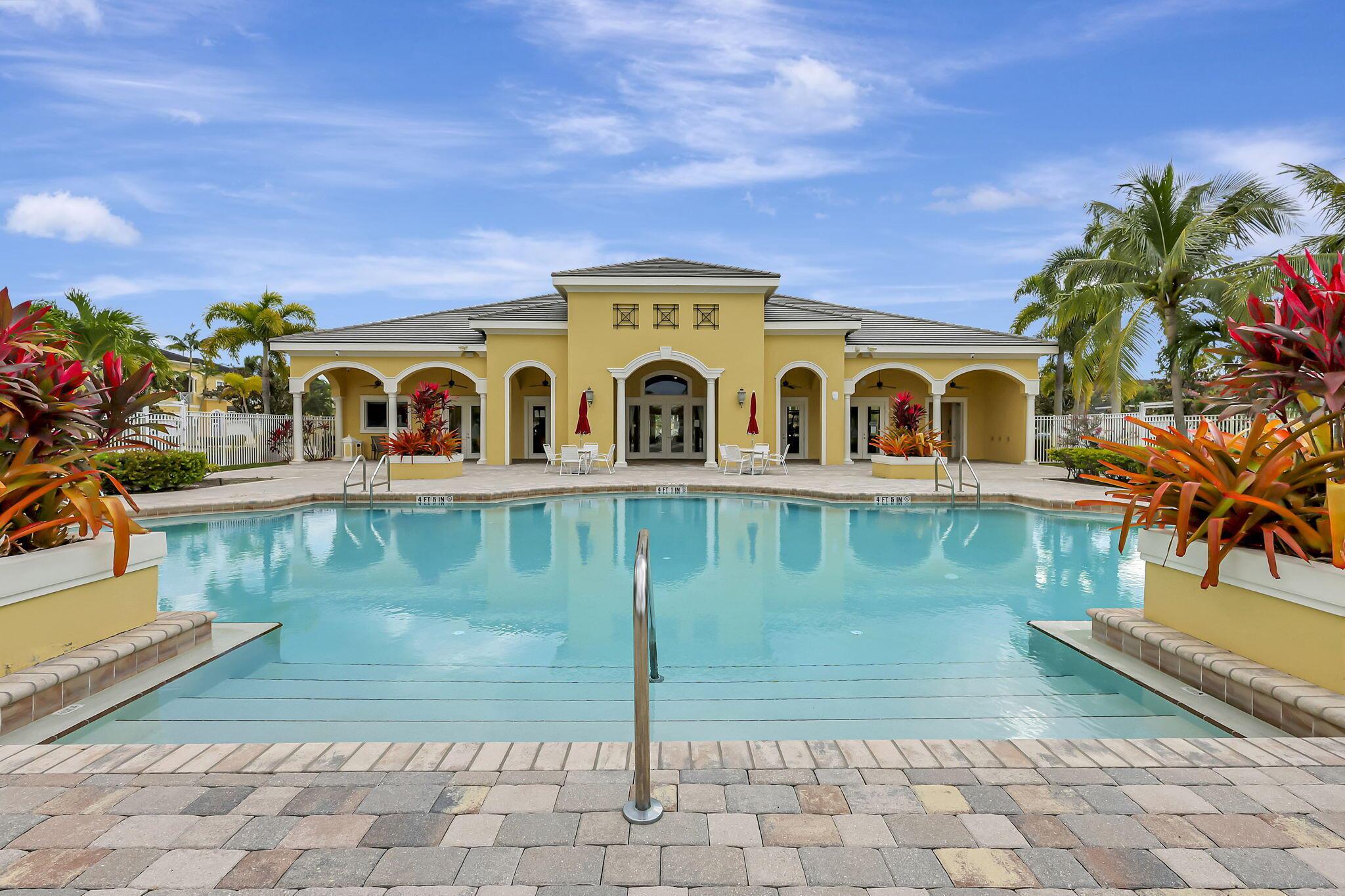 ST ANDREWS TOWNHOMES - Residential