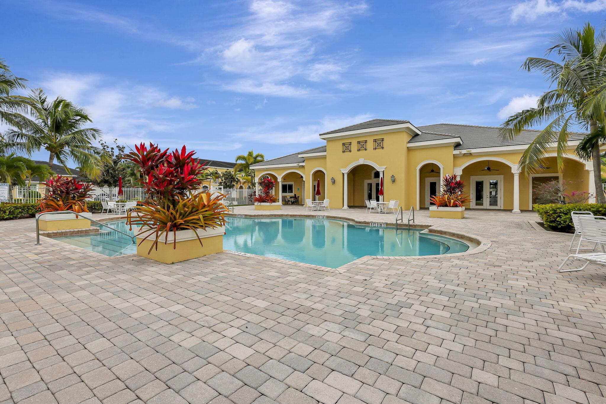 ST ANDREWS TOWNHOMES - Residential